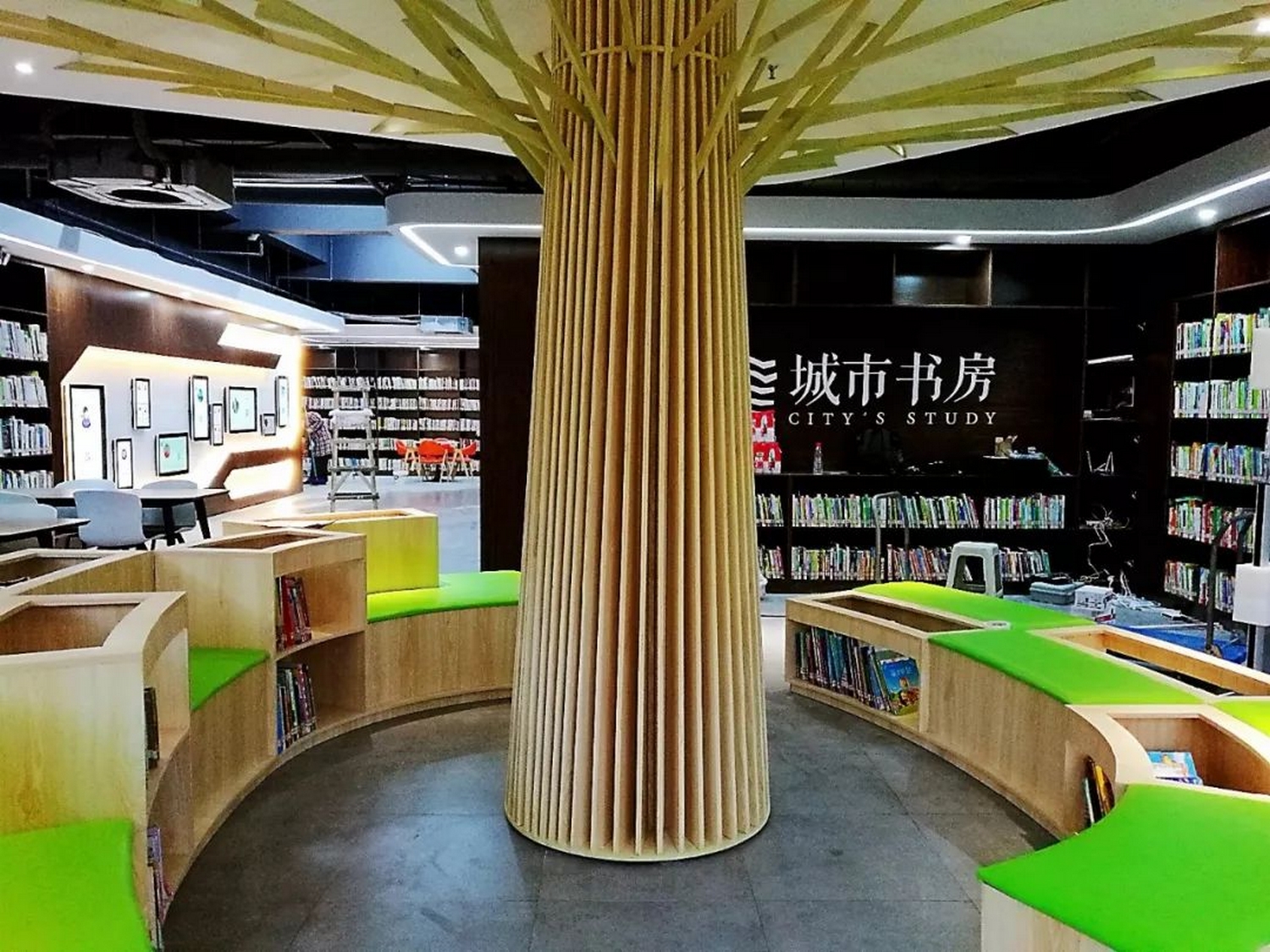 城市书房及农家书屋.jpg
